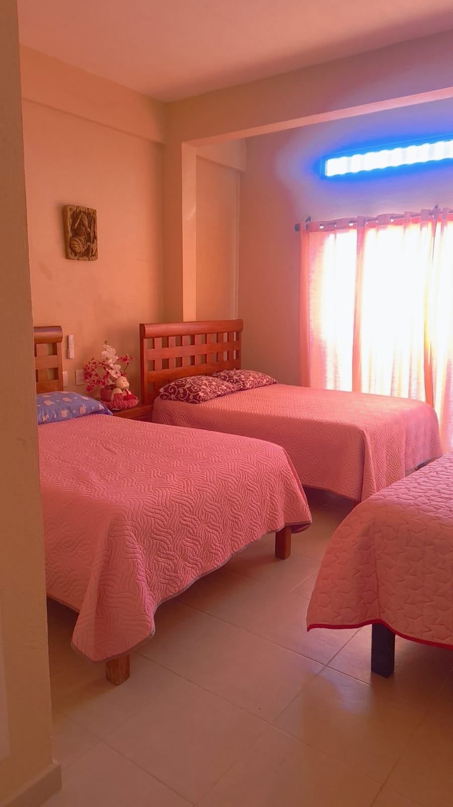 3 camas matrimoniales sextuple (6 personas) Hotel Ricarda Yopes